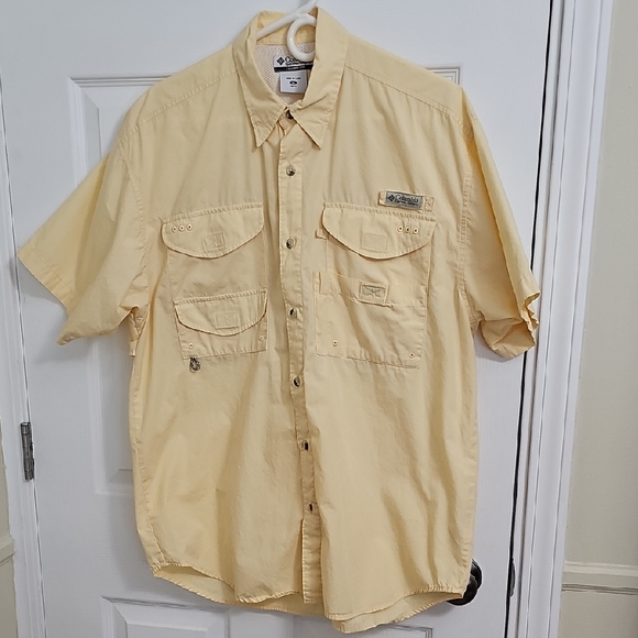 Columbia Men's PFG Casual Button Down Shirt - Light Yellow. Size M. - Picture 1 of 5